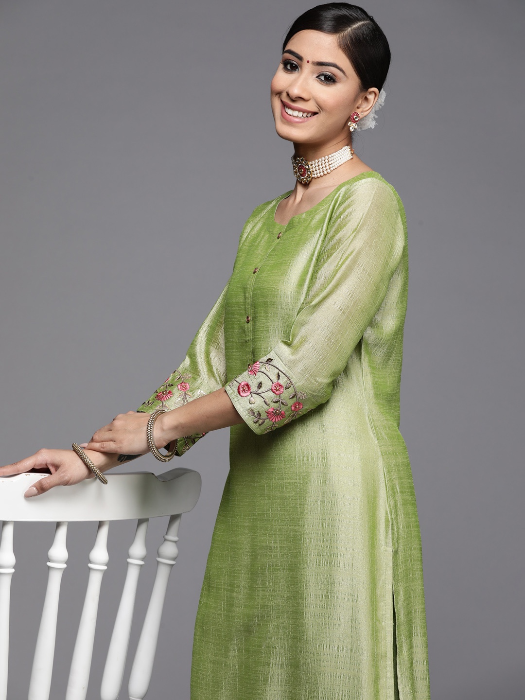 

Libas Women Green Thread Work Kurta