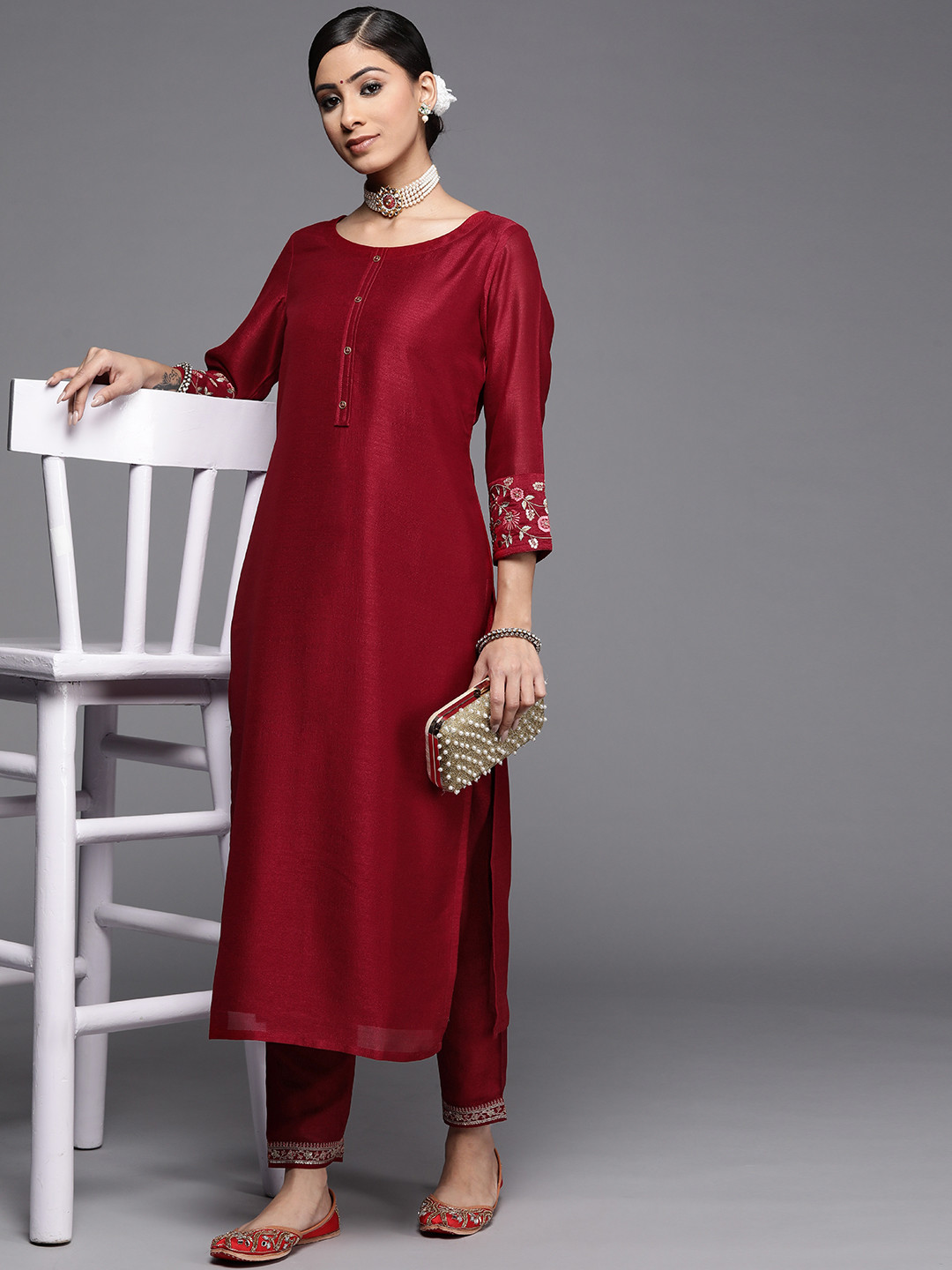 

Libas Women Maroon Thread Work Kurta