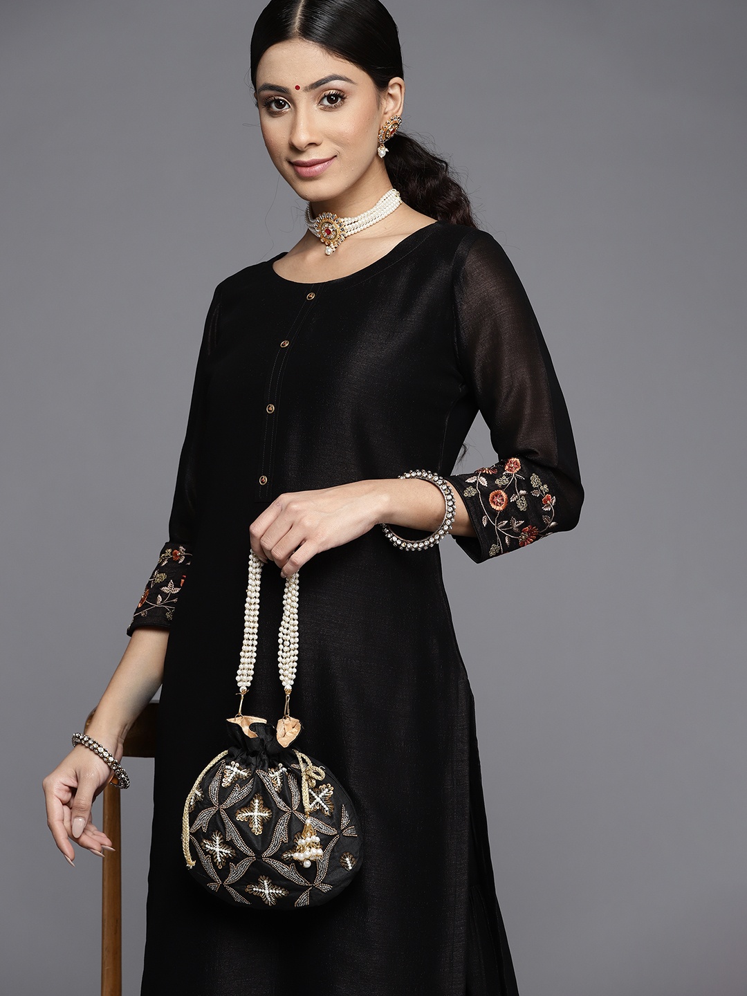 

Libas Women Black Thread Work Embroidered Kurta