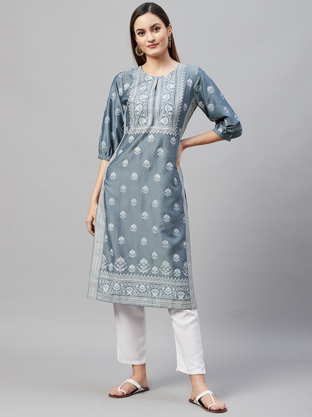 

V TRADITION Women Navy Blue & White Floral Print Keyhole Neck Kurta