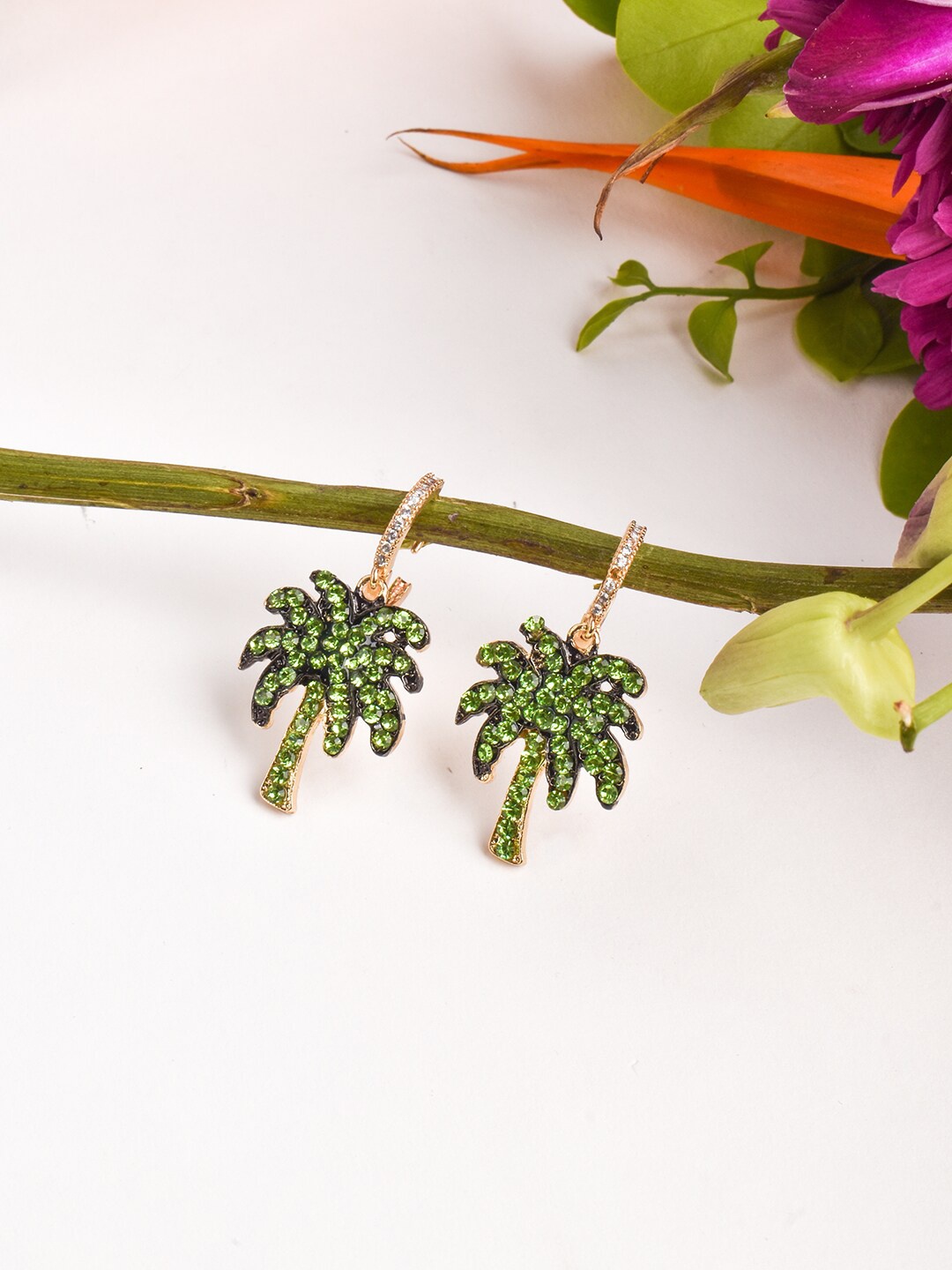 

JOKER & WITCH Green Contemporary Drop Earrings