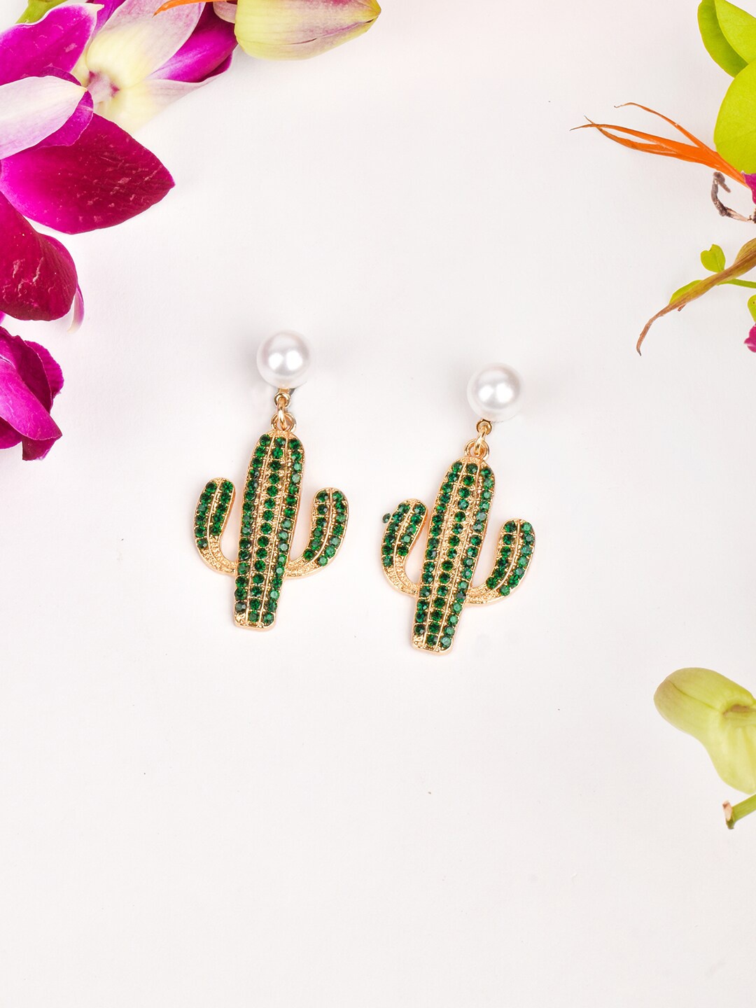 

JOKER & WITCH Green Contemporary Drop Earrings