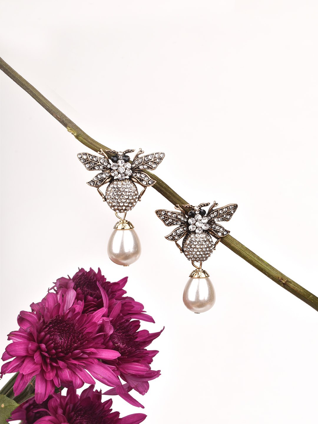 

JOKER & WITCH Black Contemporary Drop Earrings