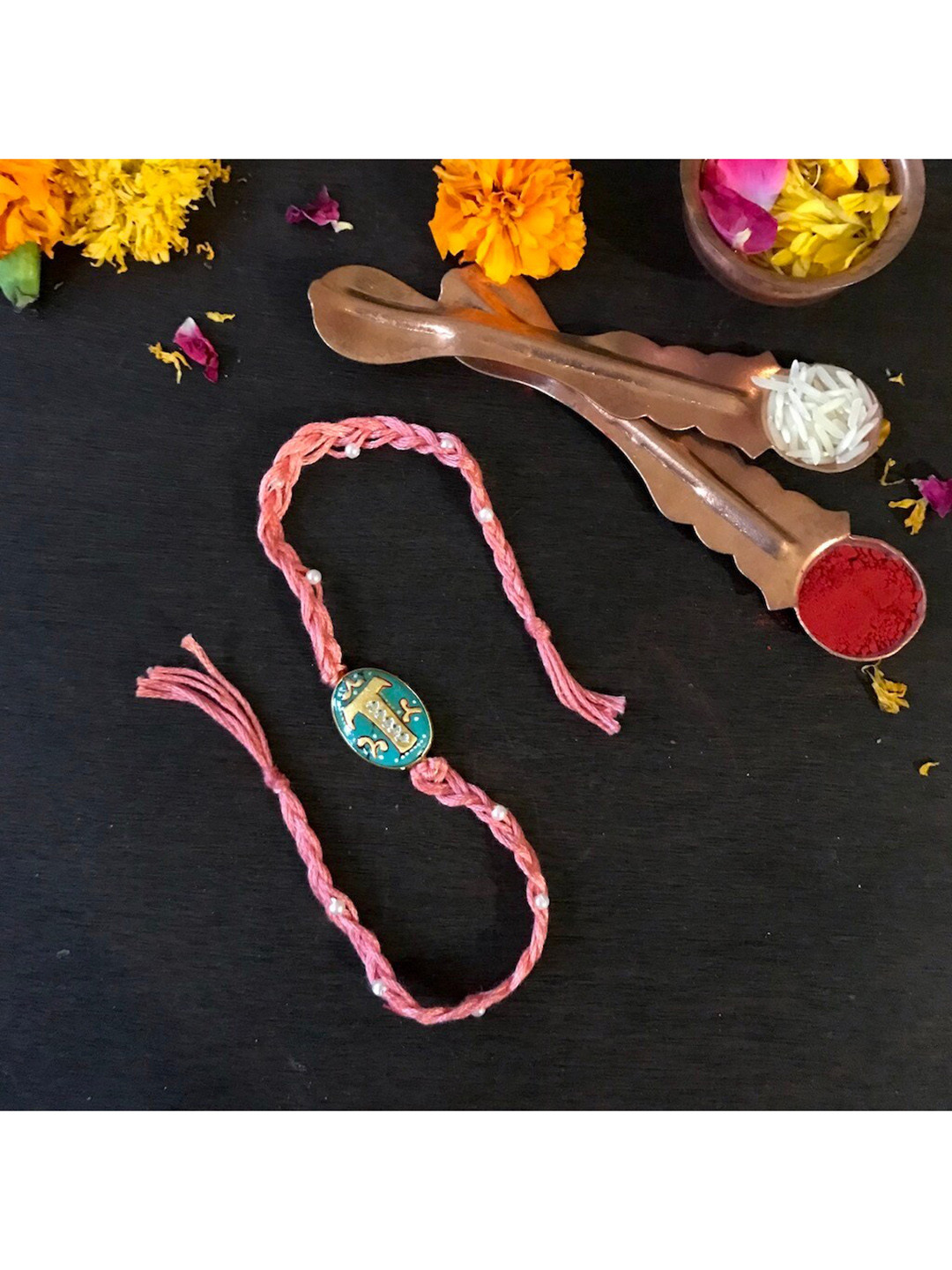

Mitali Jain Unisex Pink & Green Letter-T Rakhi