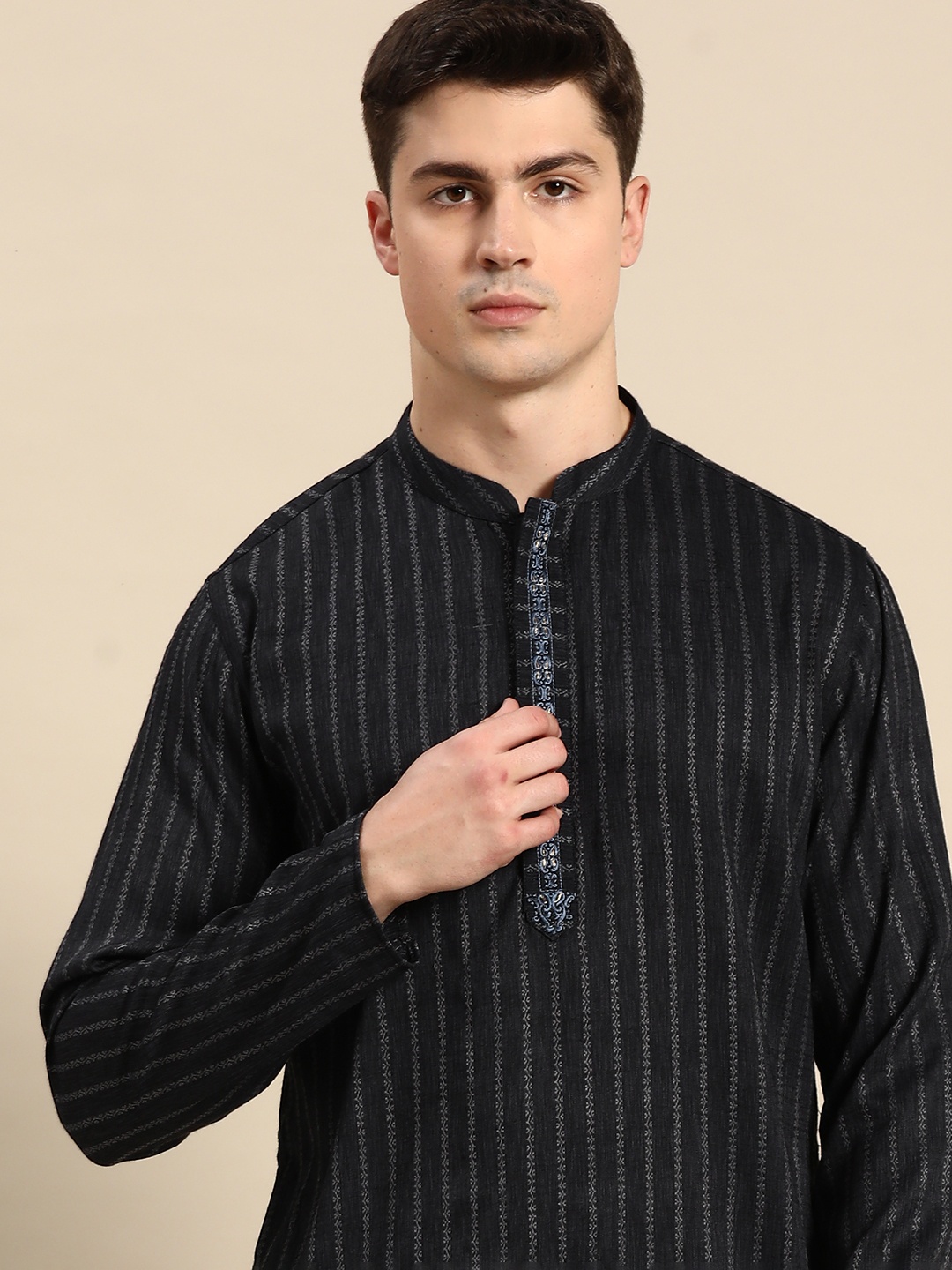 

Amodh by Kisah Men Kurta with Pyjamas, Navy blue