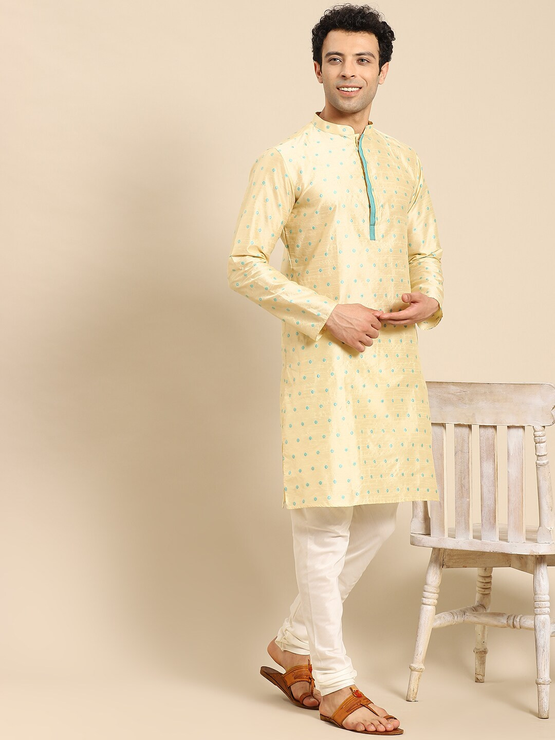 

Amodh by Kisah Men Beige Kurta with Churidar