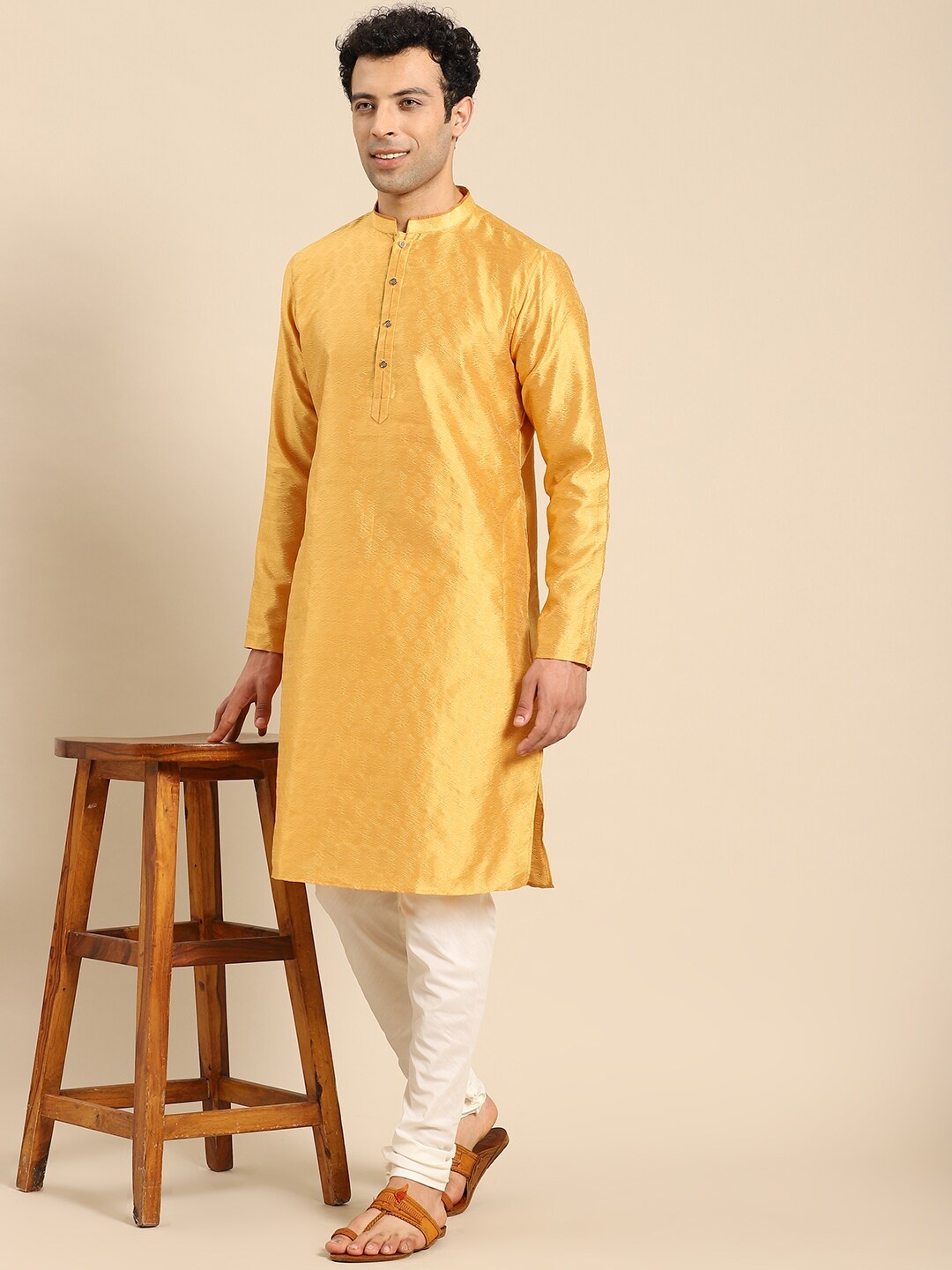 

Amodh by Kisah Men Yellow Ethnic Design Kurta with Churidar