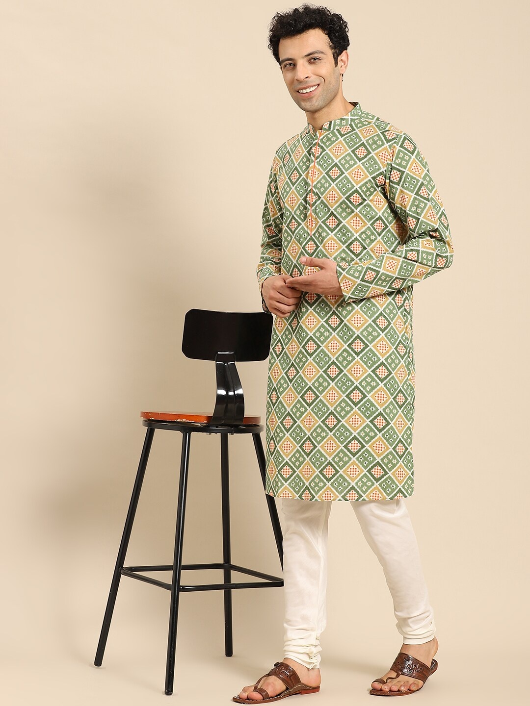 

Amodh by Kisah Men Green Printed Kurta with Churidar