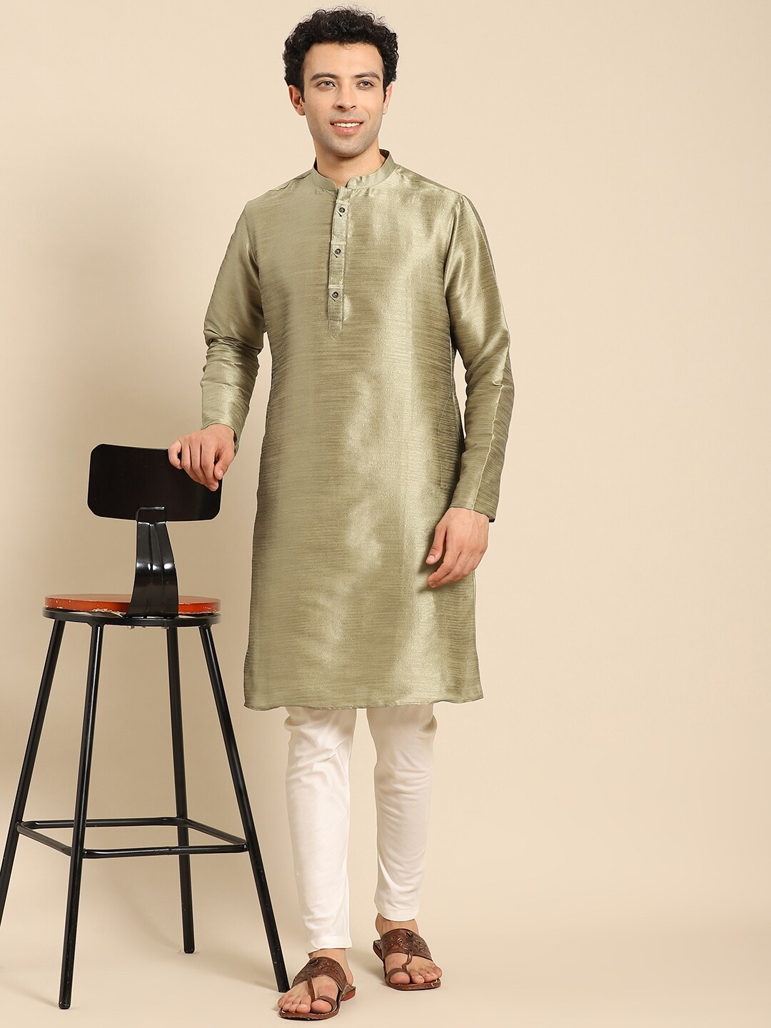 

Amodh by Kisah Men Taupe Solid Kurta with Churidar