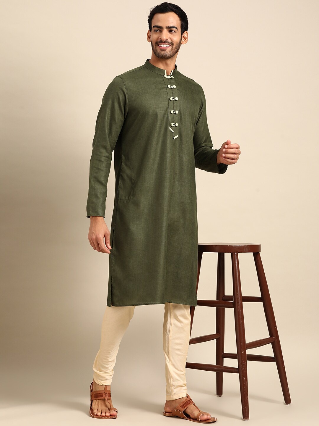 

Amodh by Kisah Men Olive Green & Beige Solid Kurta with Churidar