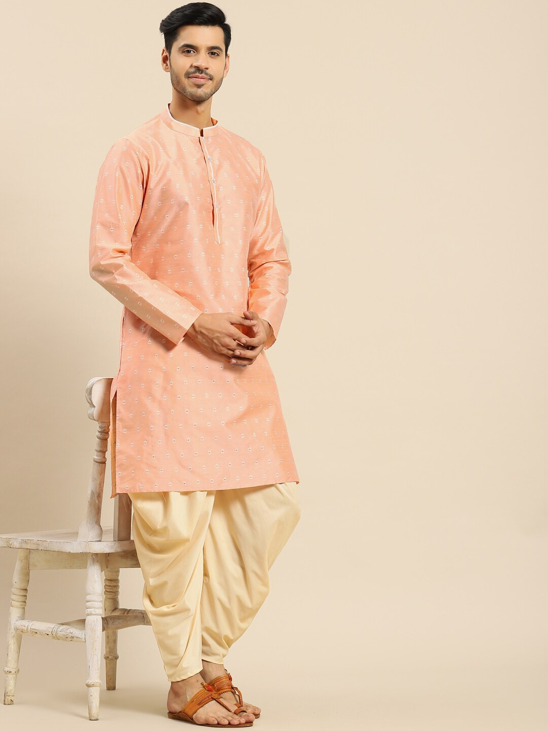 

Amodh by Kisah Men Peach-Coloured Ethnic Motifs Kurta with Patiala
