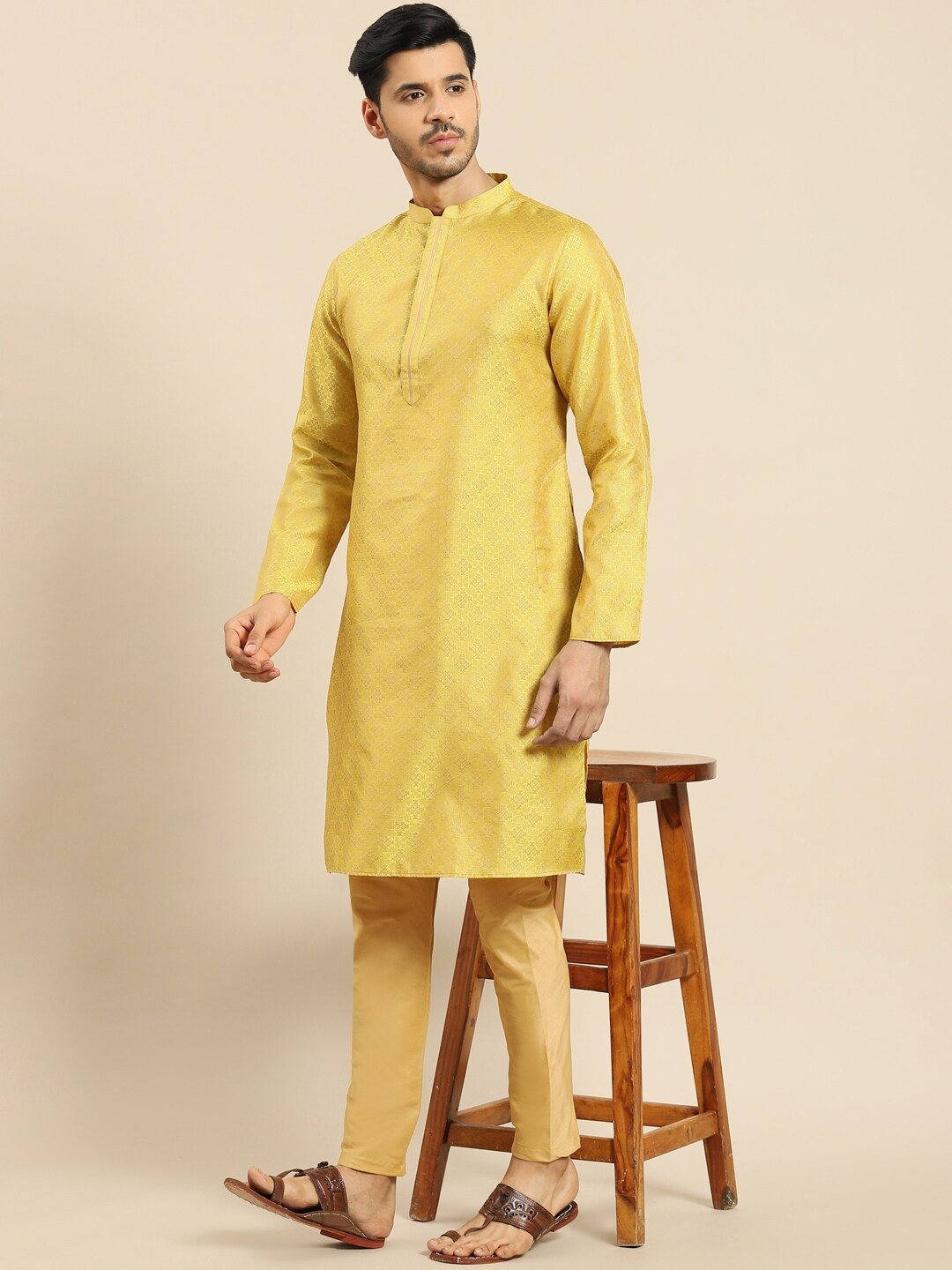 

Amodh by Kisah Men Mustard Yellow Ethnic Motifs Embroidered Kurta with Trousers
