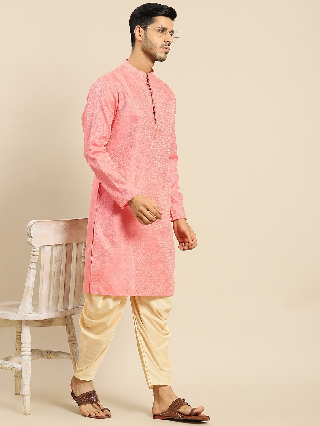 

Amodh by Kisah Men Peach-Coloured Ethnic Motifs Kurta with Dhoti Pants