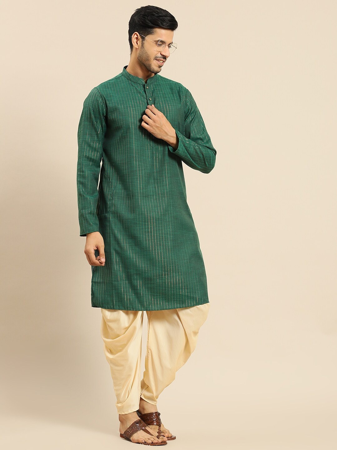 

Amodh by Kisah Men Kurta With Dhoti Pants, Green