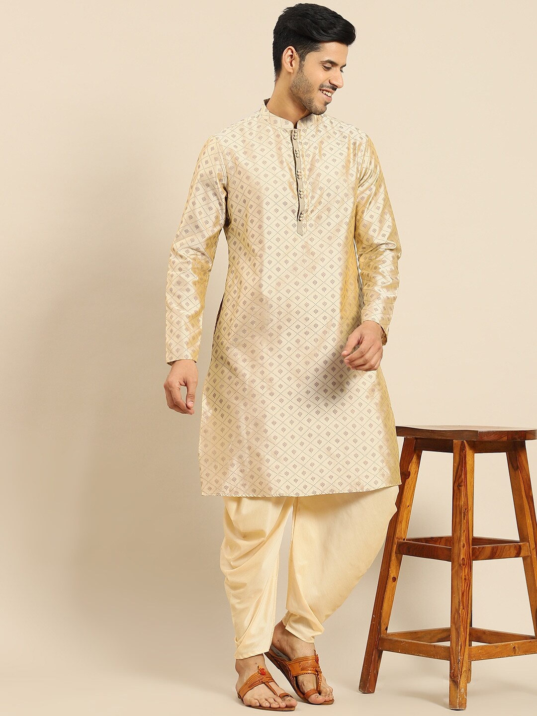 

Amodh by Kisah Men Ethnic Motifs Kurta With Dhoti Pants, Beige