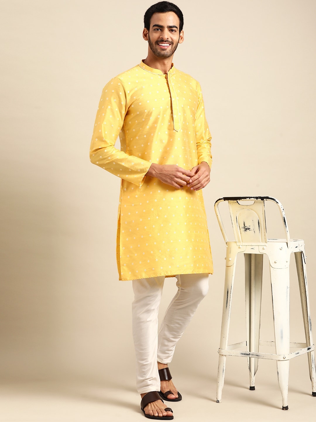 

Amodh by Kisah Men Yellow Printed Kurta with Churidar