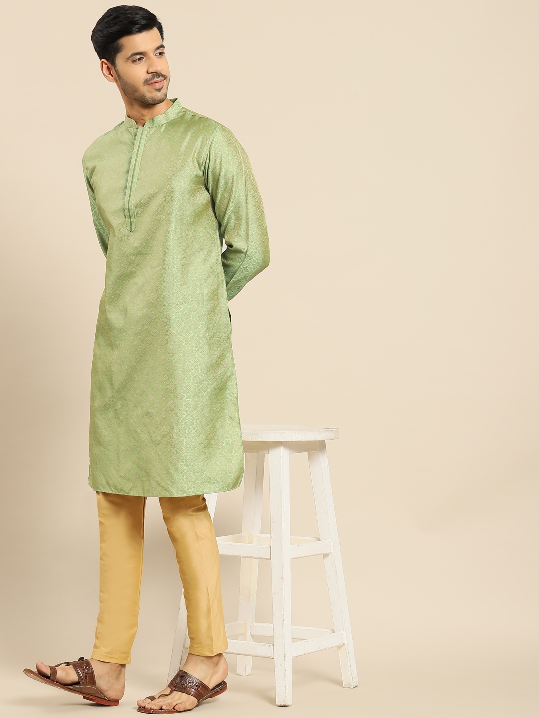 

Amodh by Kisah Men Green & Beige Ethnic Design Kurta with Trousers
