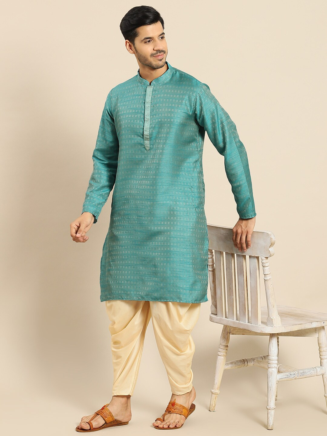 

Amodh by Kisah Men Blue Self Design Kurta with Dhoti Pants