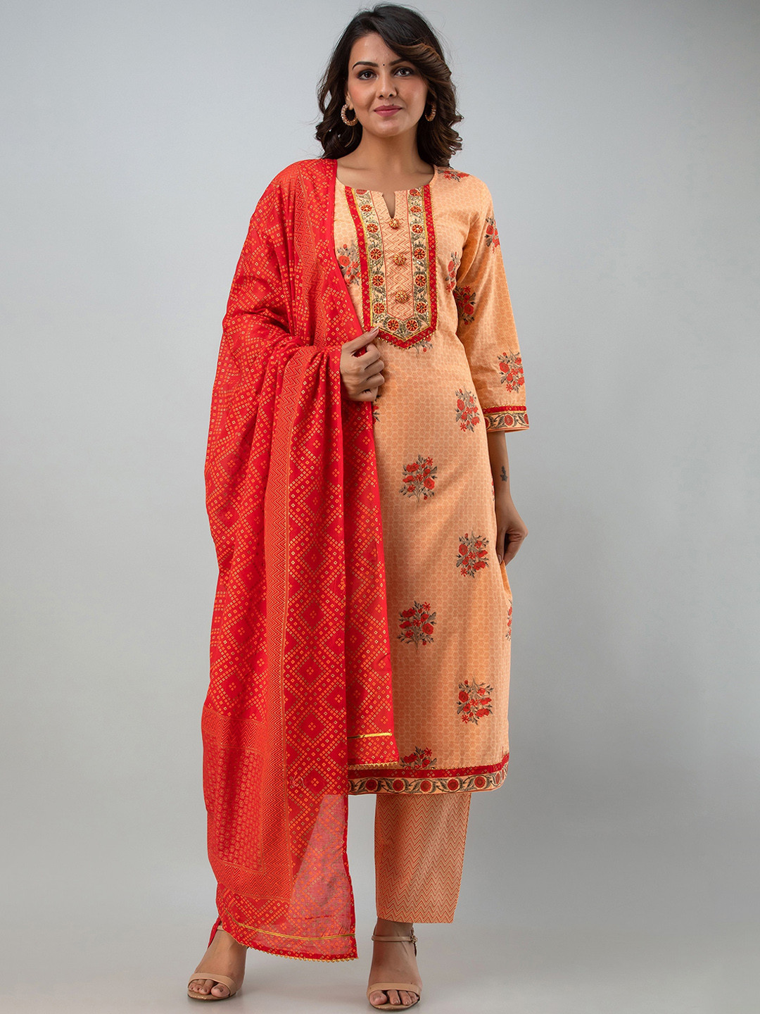 

Charu Women Peach Floral Printed Pure Cotton Kurta Set