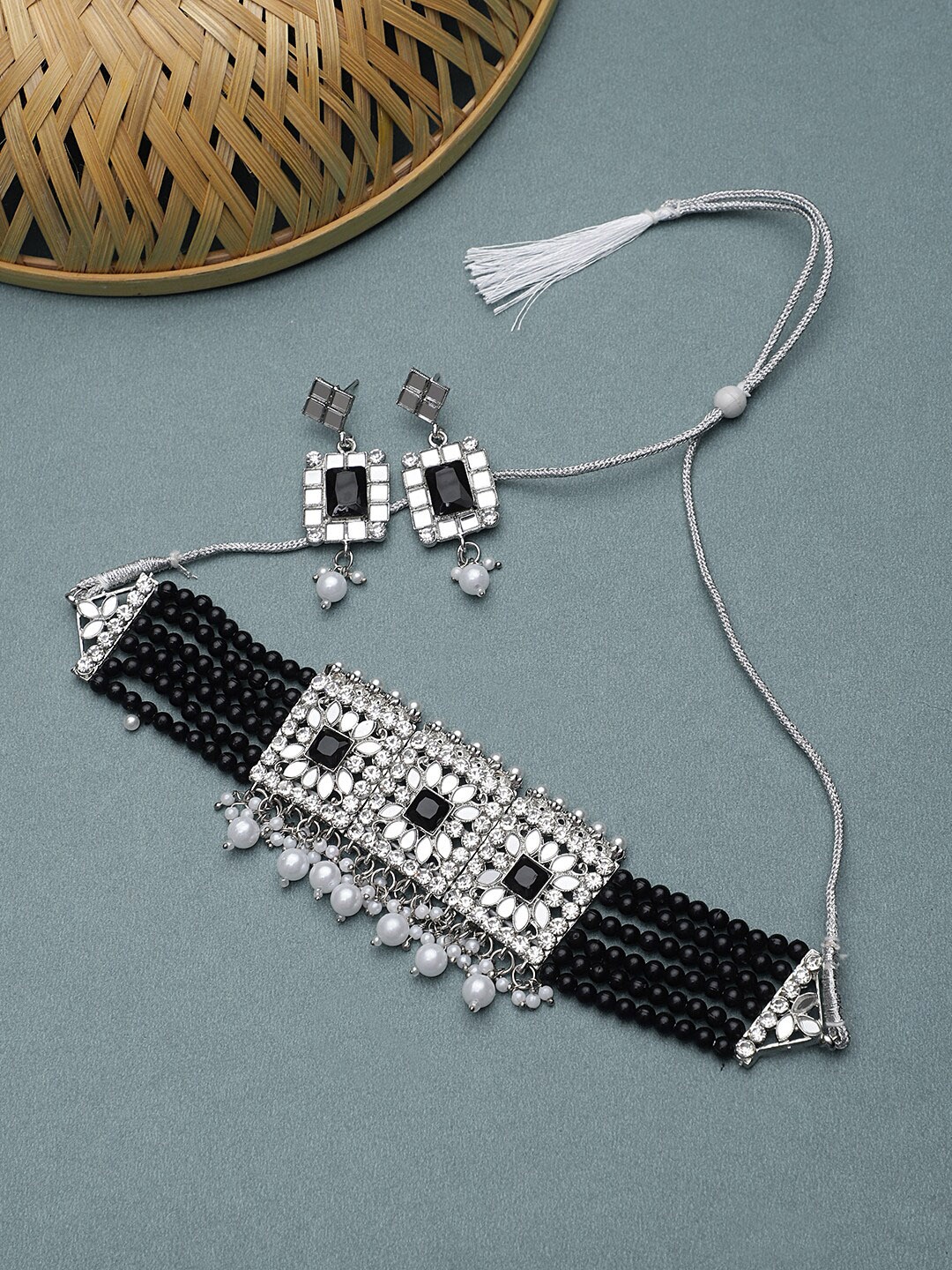 

STEORRA JEWELS Gold-Plated & White Kundan-Studded & Beaded Jewellery Set, Black
