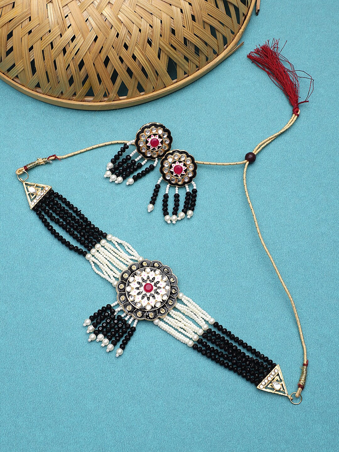 

STEORRA JEWELS Gold-Plated & White Kundan-Studded & Beaded Jewellery Set