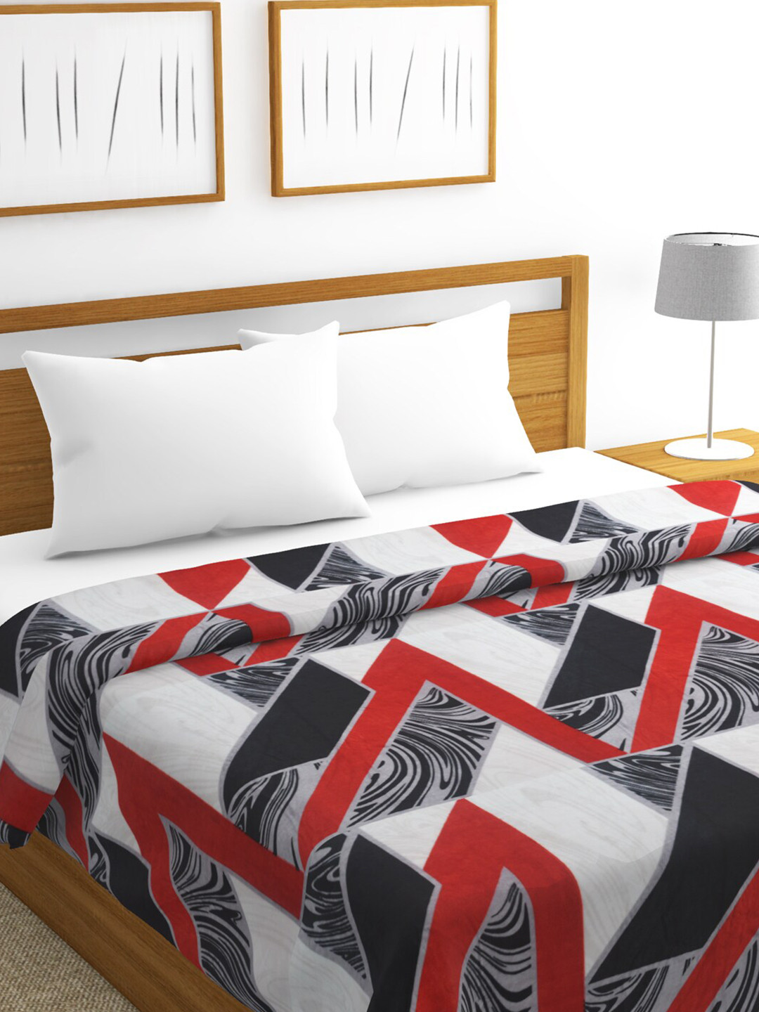 

BIANCA Red & White Geometric Microfiber AC Room 233 GSM Double Bed Blanket