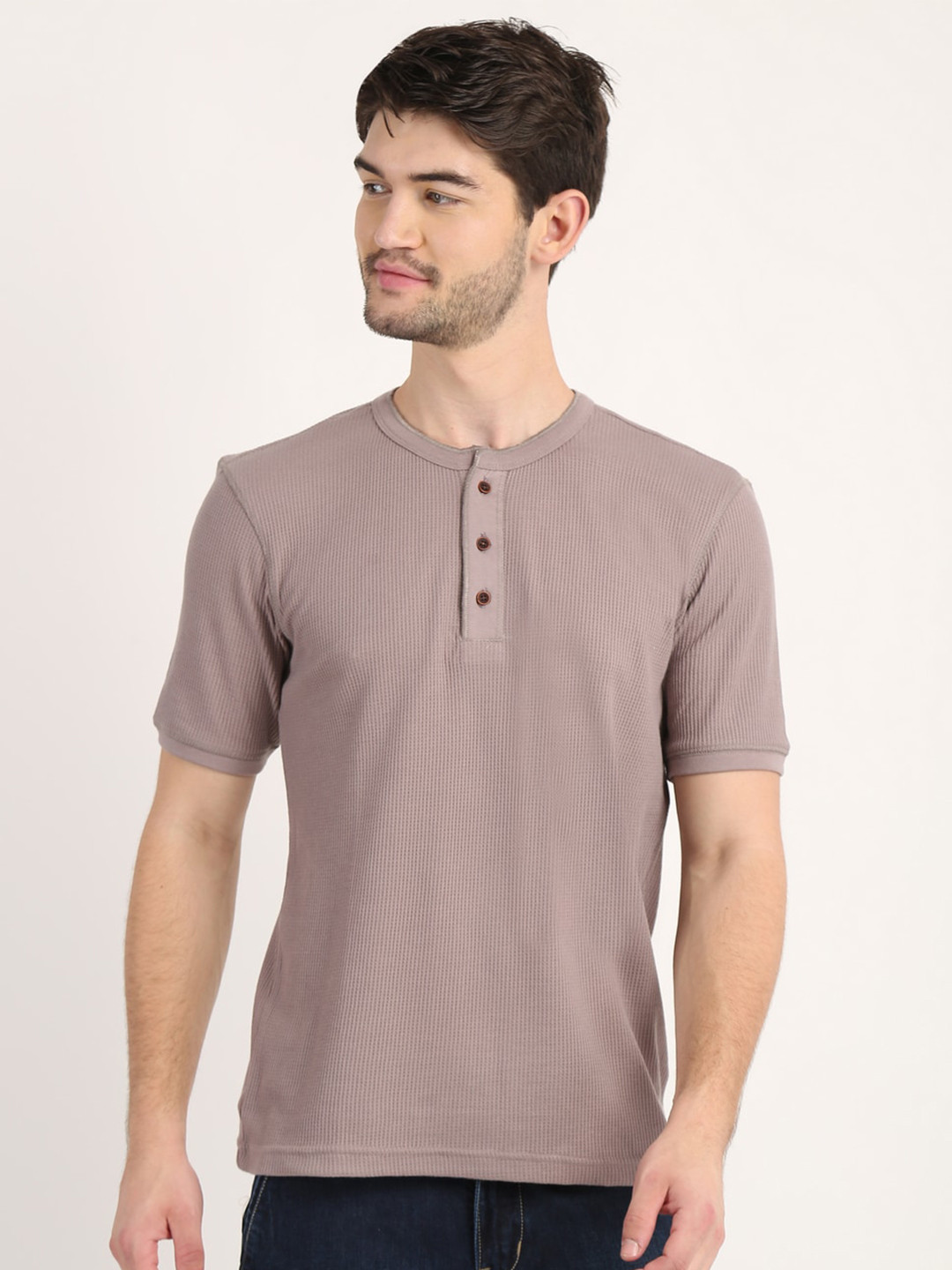 

COLVYNHARRIS JEANS Men Violet Henley Neck T-shirt