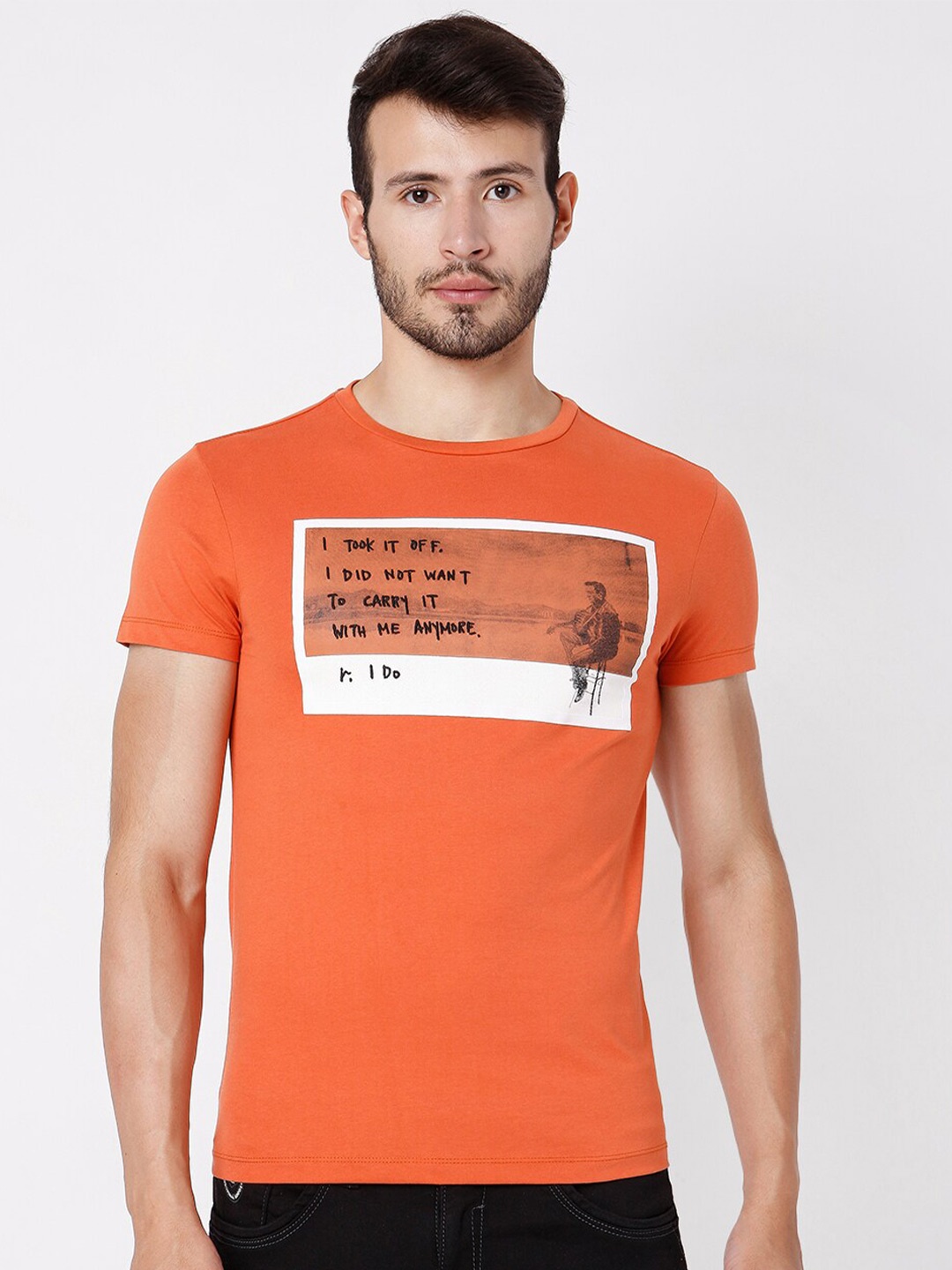 

Rex Straut Jeans Men Rust Typography Printed Slim Fit T-shirt