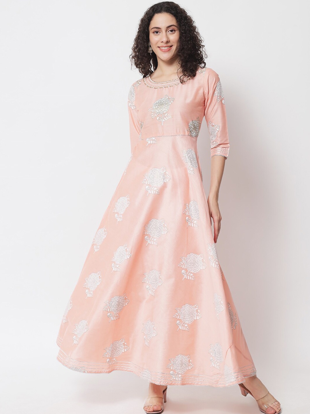 

Ramas Women Peach-Coloured Floral Embroidered Chikankari Chanderi Silk Chanderi Silk Kurta