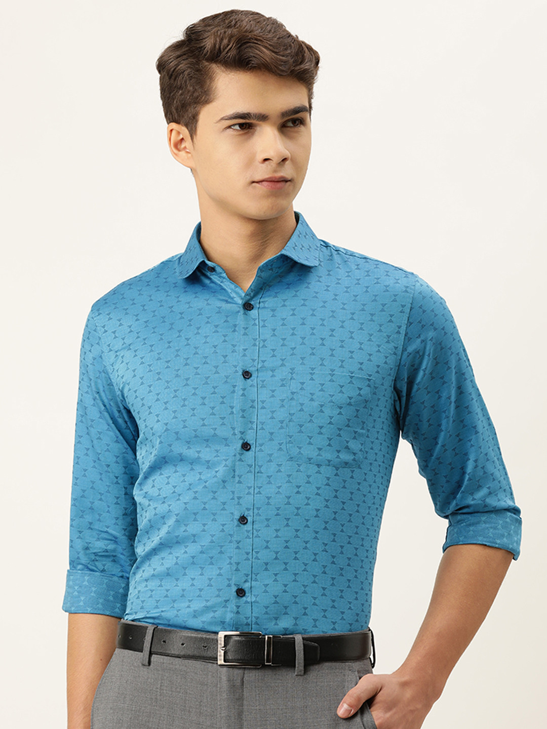 

Peter England Men Blue Slim Fit Geometric Printed Pure Cotton Formal Shirt