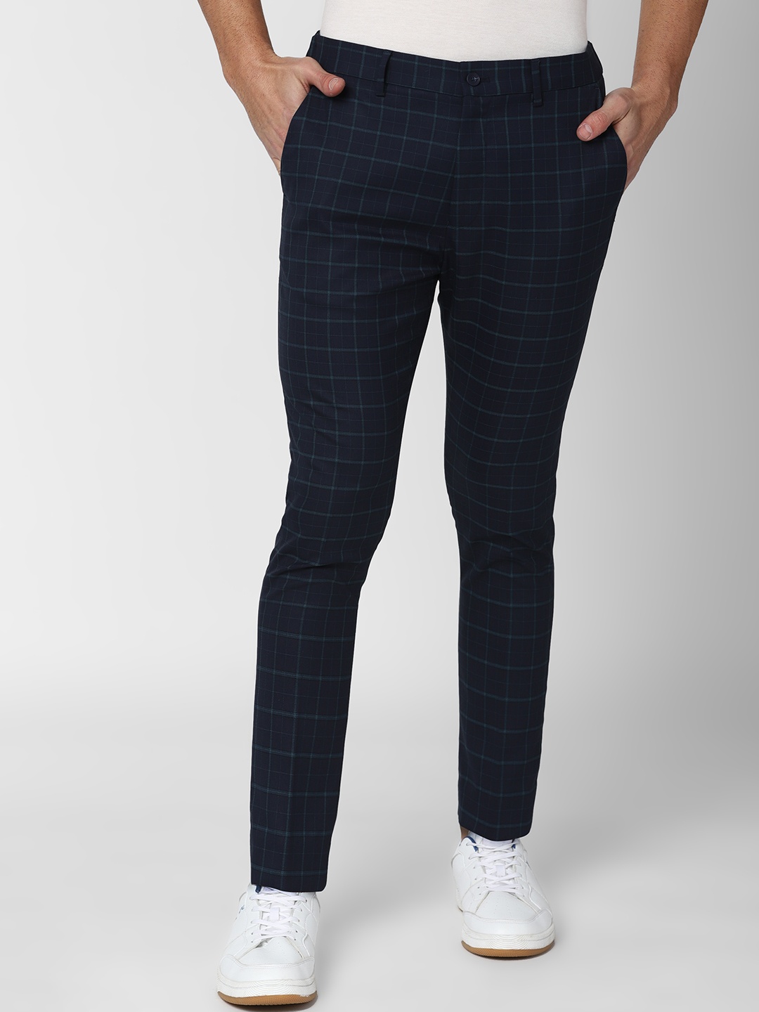 

Peter England Men Checked Carrot Fit Regular Trousers, Navy blue
