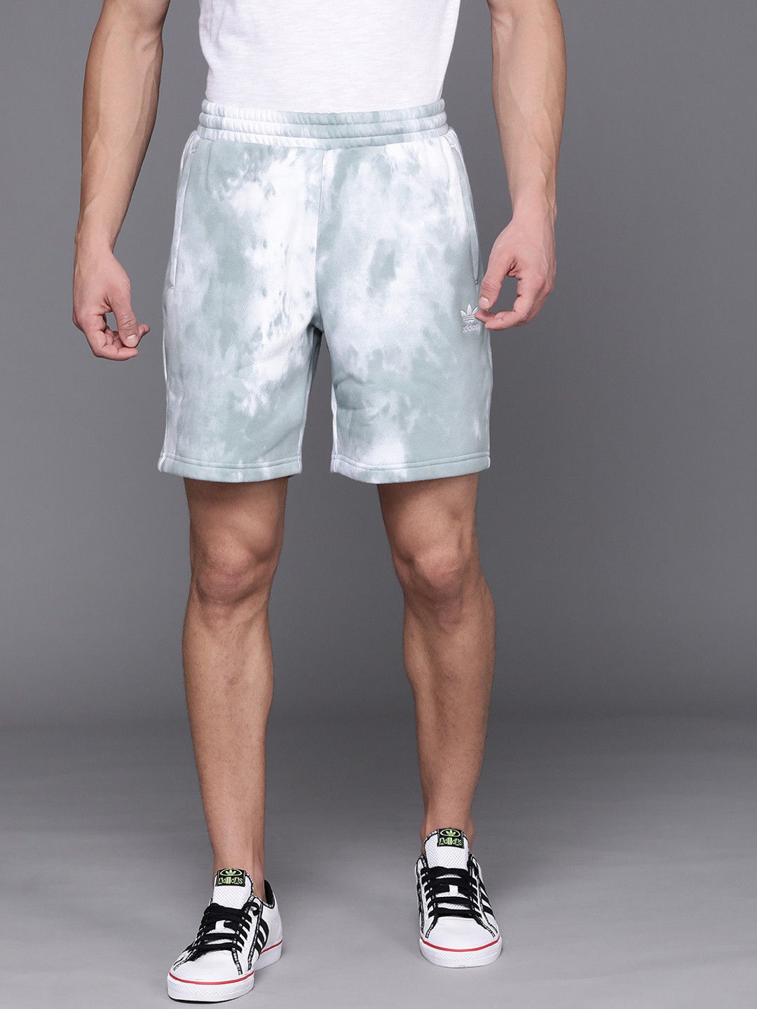 

ADIDAS Originals Men Grey Adicolor Essentials Trefoils Sports Shorts