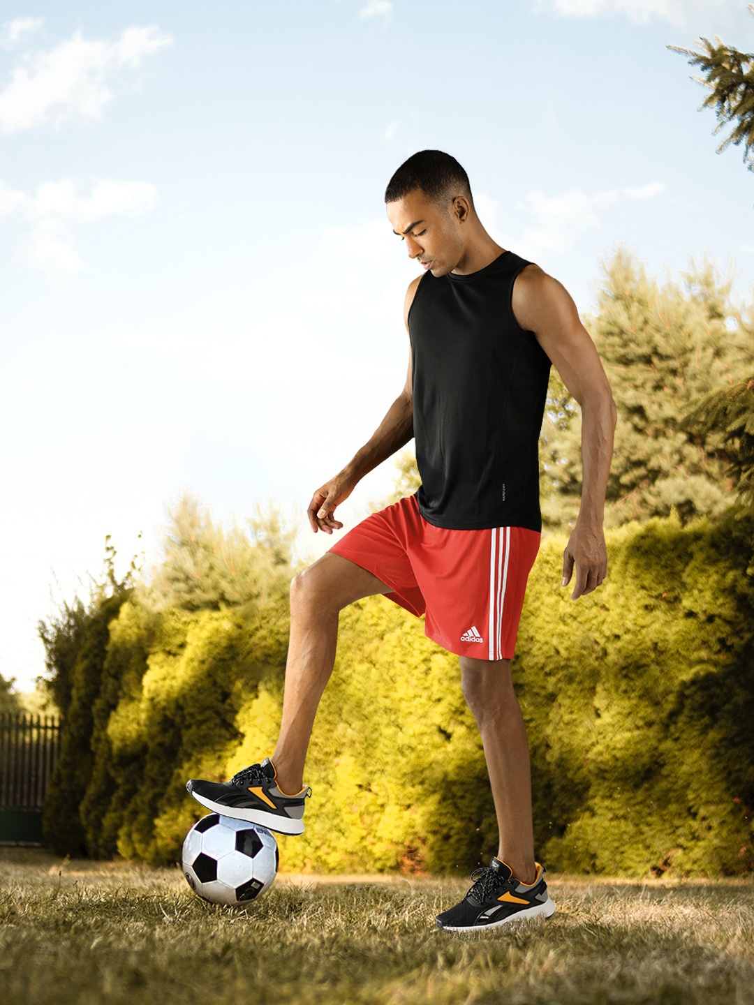 

ADIDAS Men Red FC Bayern 22/23 Home Football Shorts