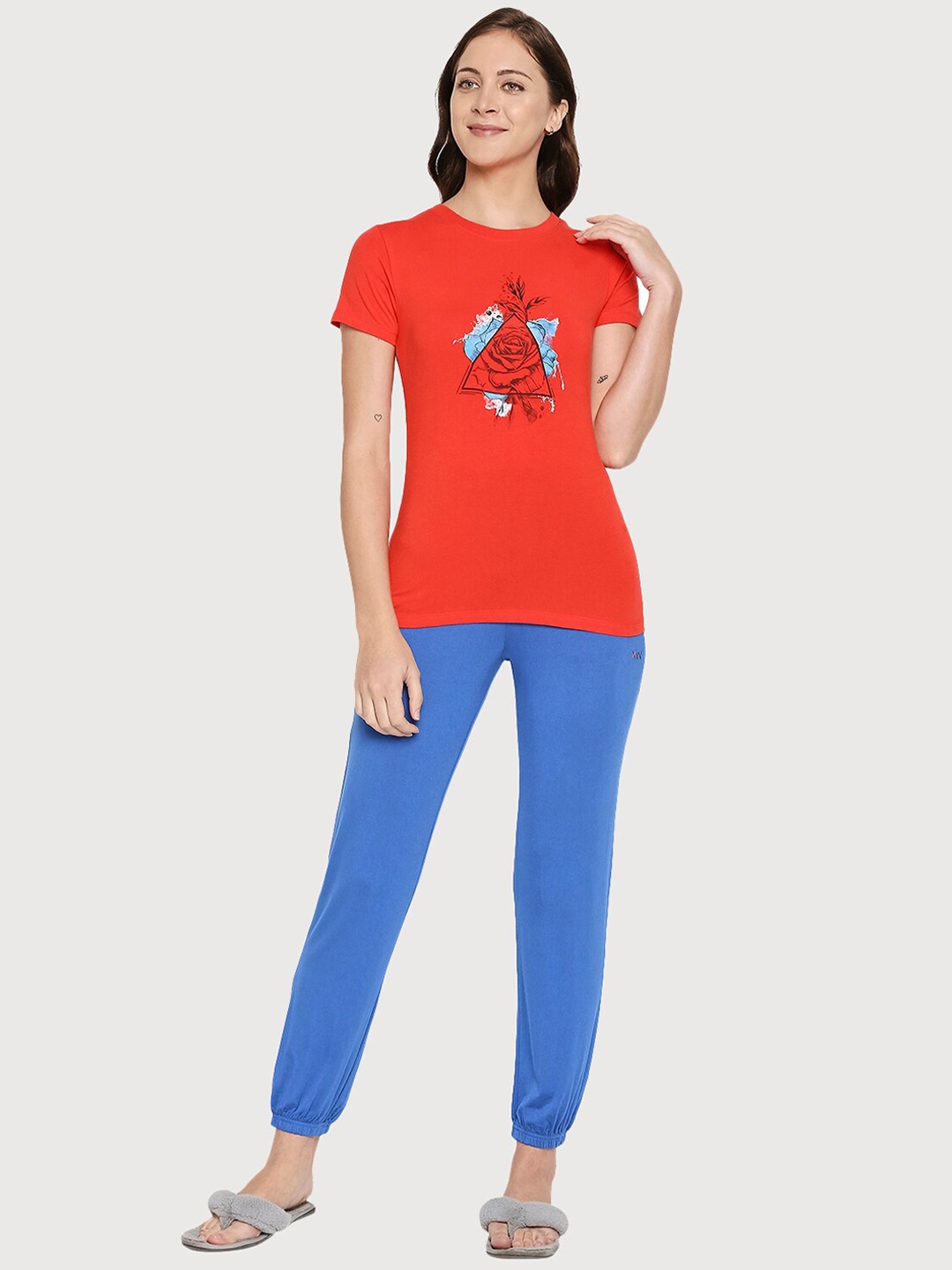 

XIN Women Red & Blue Printed Cotton Night suit