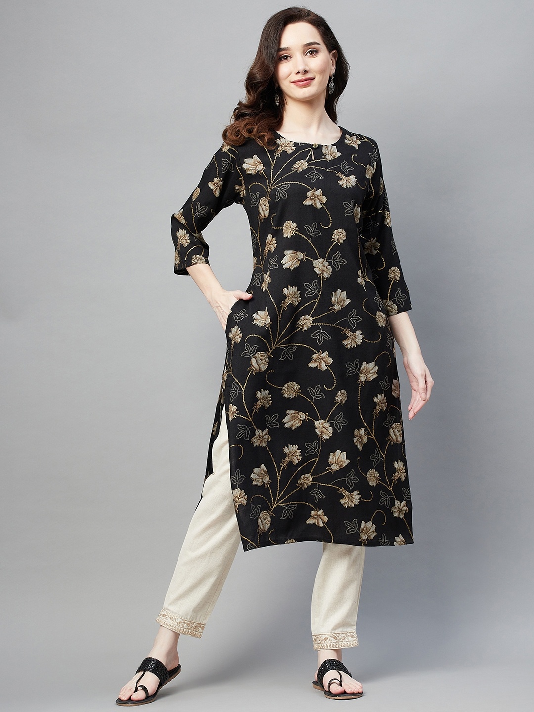 

Aarika Women Black & Beige Pure Cotton Floral Printed Floral Kurta