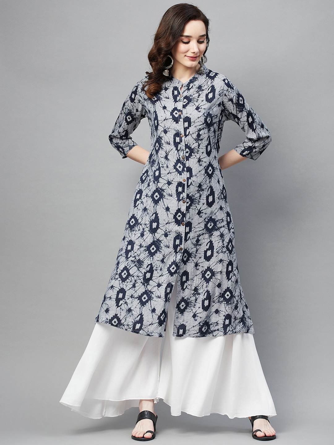 

Aarika Women Navy Blue & Off White Ethnic Motifs Printed Kurta