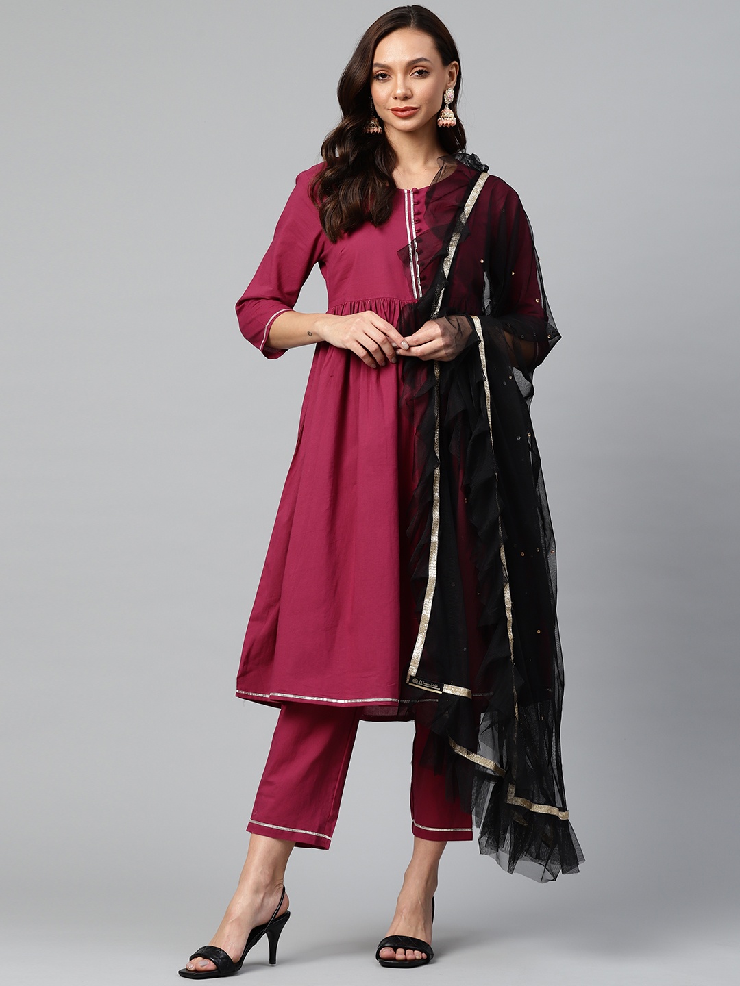 

WEAVERS VILLA Black Dupatta with Mukaish