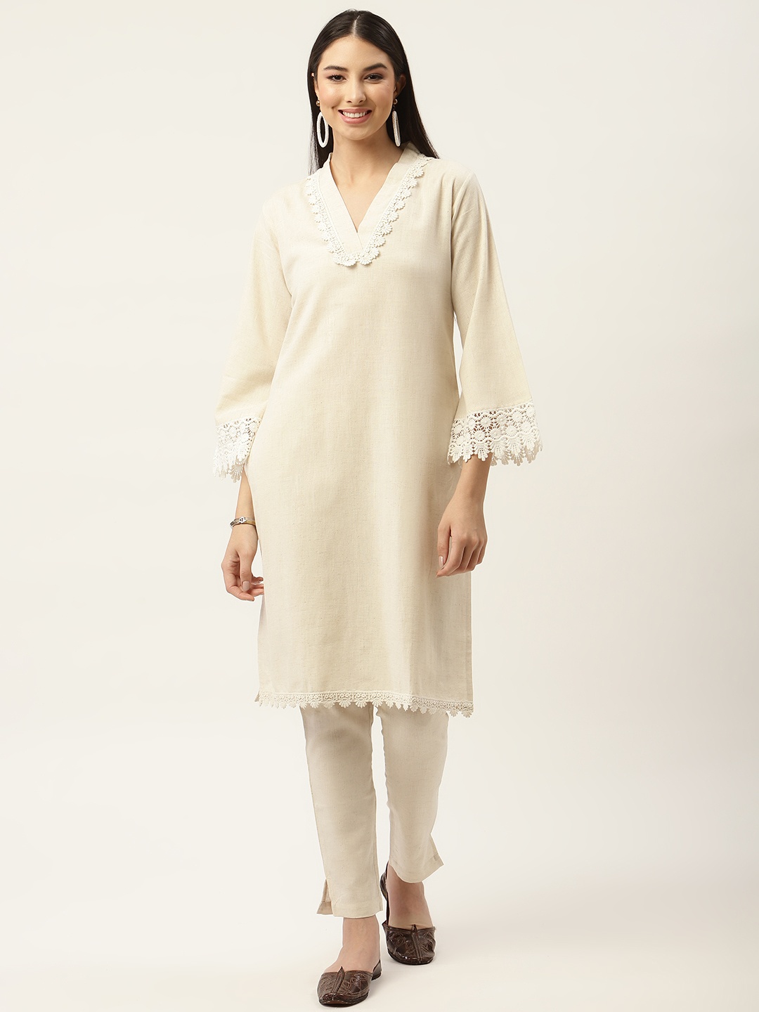 

FABNEST Women Cream-Coloured Lace Detail Pure Cotton Kurta with Trousers