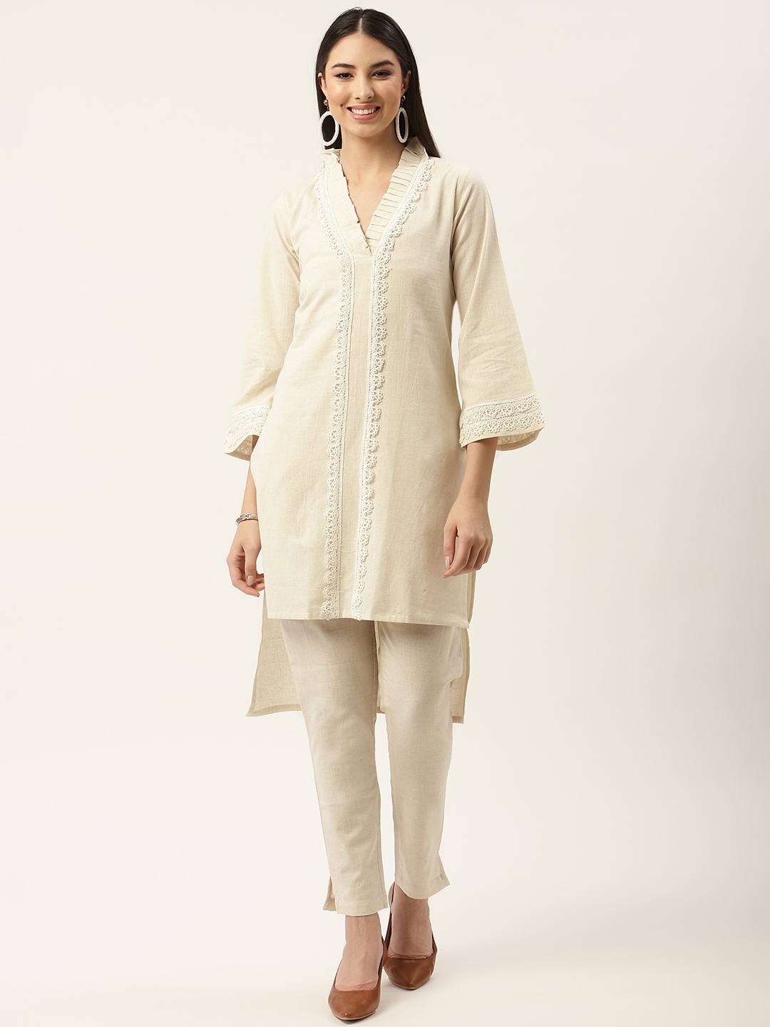 

FABNEST Women Cream-Coloured Lace Detail Pure Cotton Kurta with Trousers
