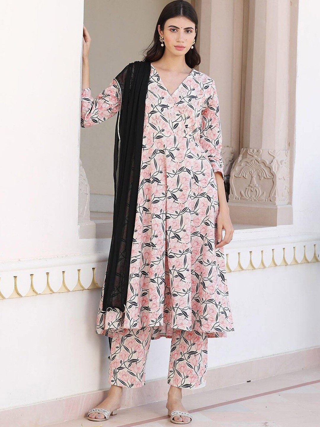 Ambraee Women Peach-Coloured Floral Printed Pure Cotton Kurta with Trousers & With Dupatta