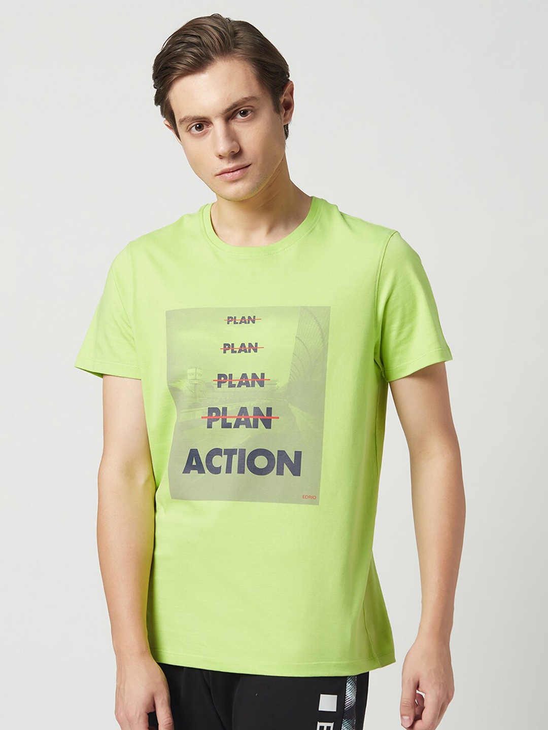 

EDRIO Men Green Typography Printed Pure Cotton Applique T-shirt