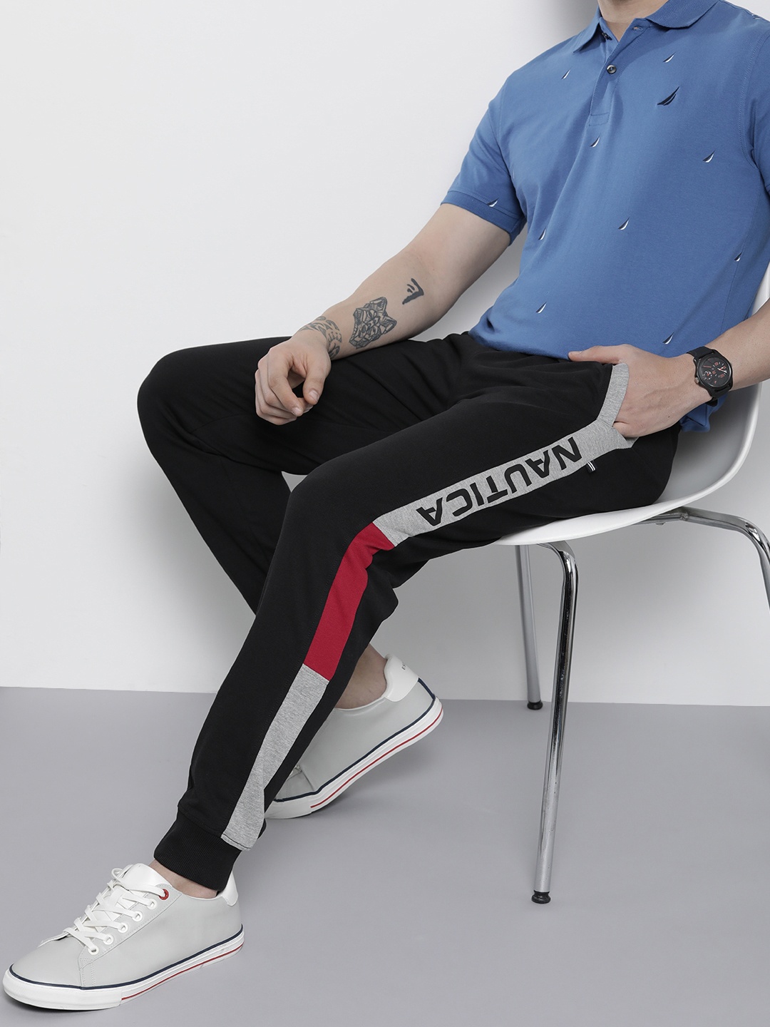 

Nautica Men Black Side Striped Joggers