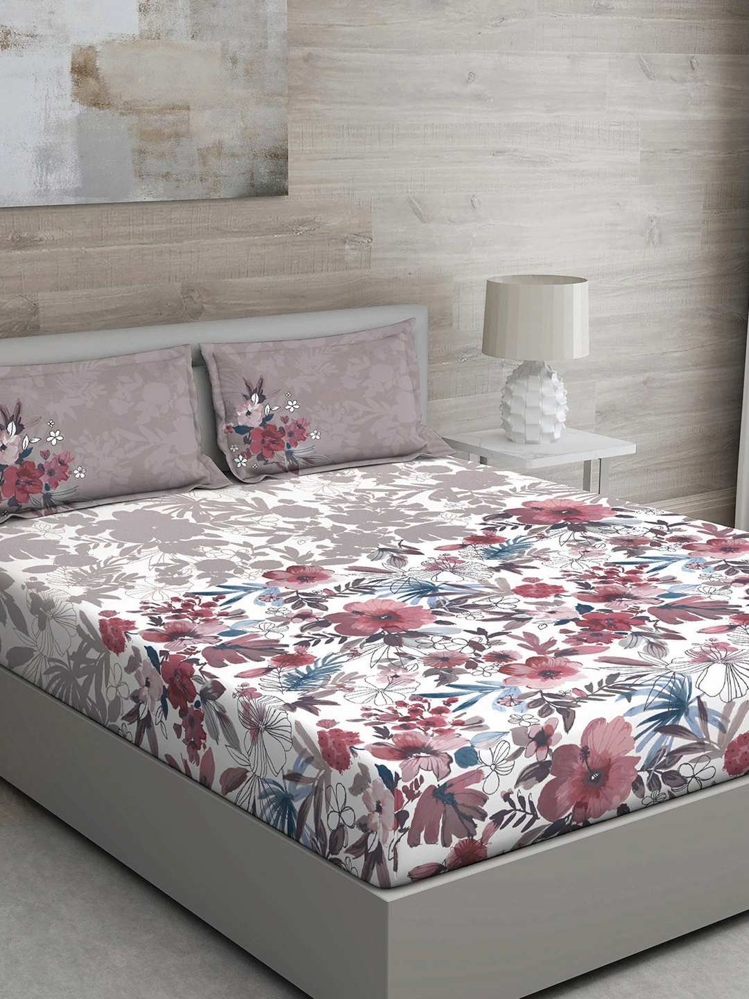 

GM Taupe & Red Floral 150 TC Queen Bedsheet with 2 Pillow Covers