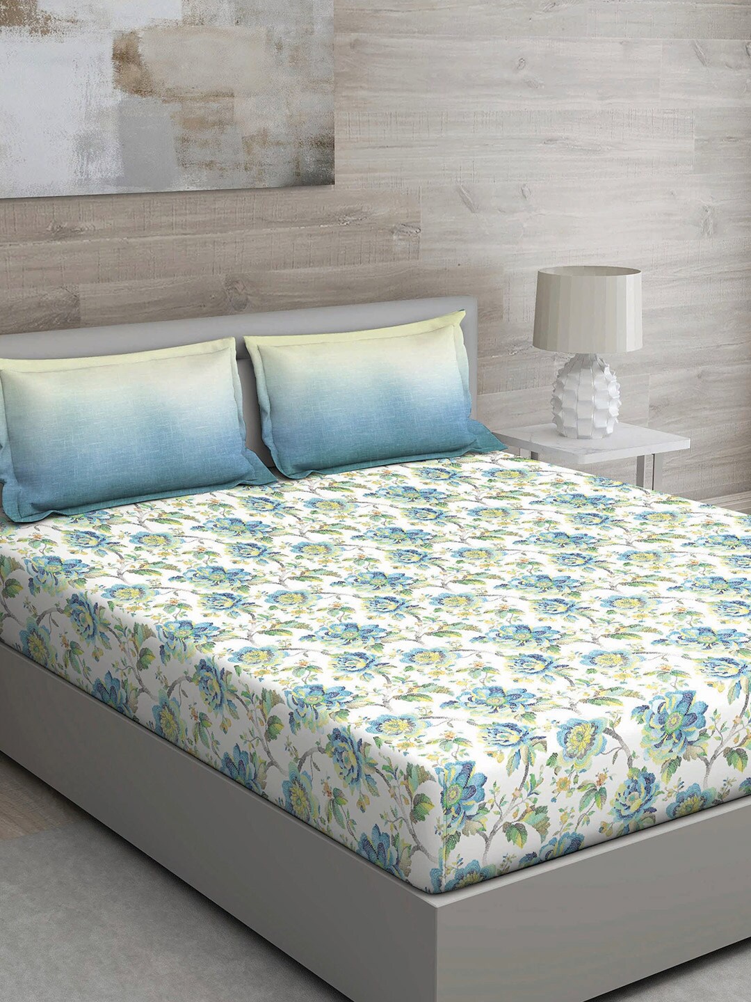 

GM Blue & White Floral 150 TC Queen Bedsheet with 2 Pillow Covers