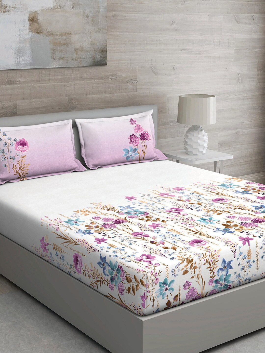 

GM Purple & White Floral 150 TC Queen Bedsheet with 2 Pillow Covers