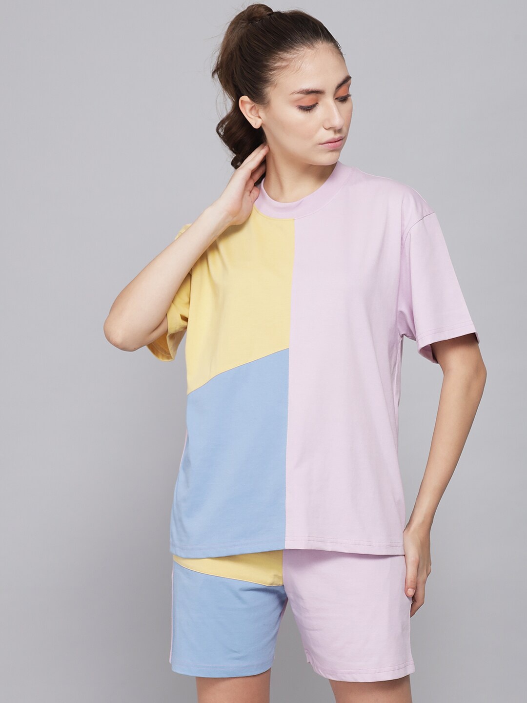 

GRIFFEL Women Purple & Yellow Colourblocked Pure Cotton T-shirt with Shorts