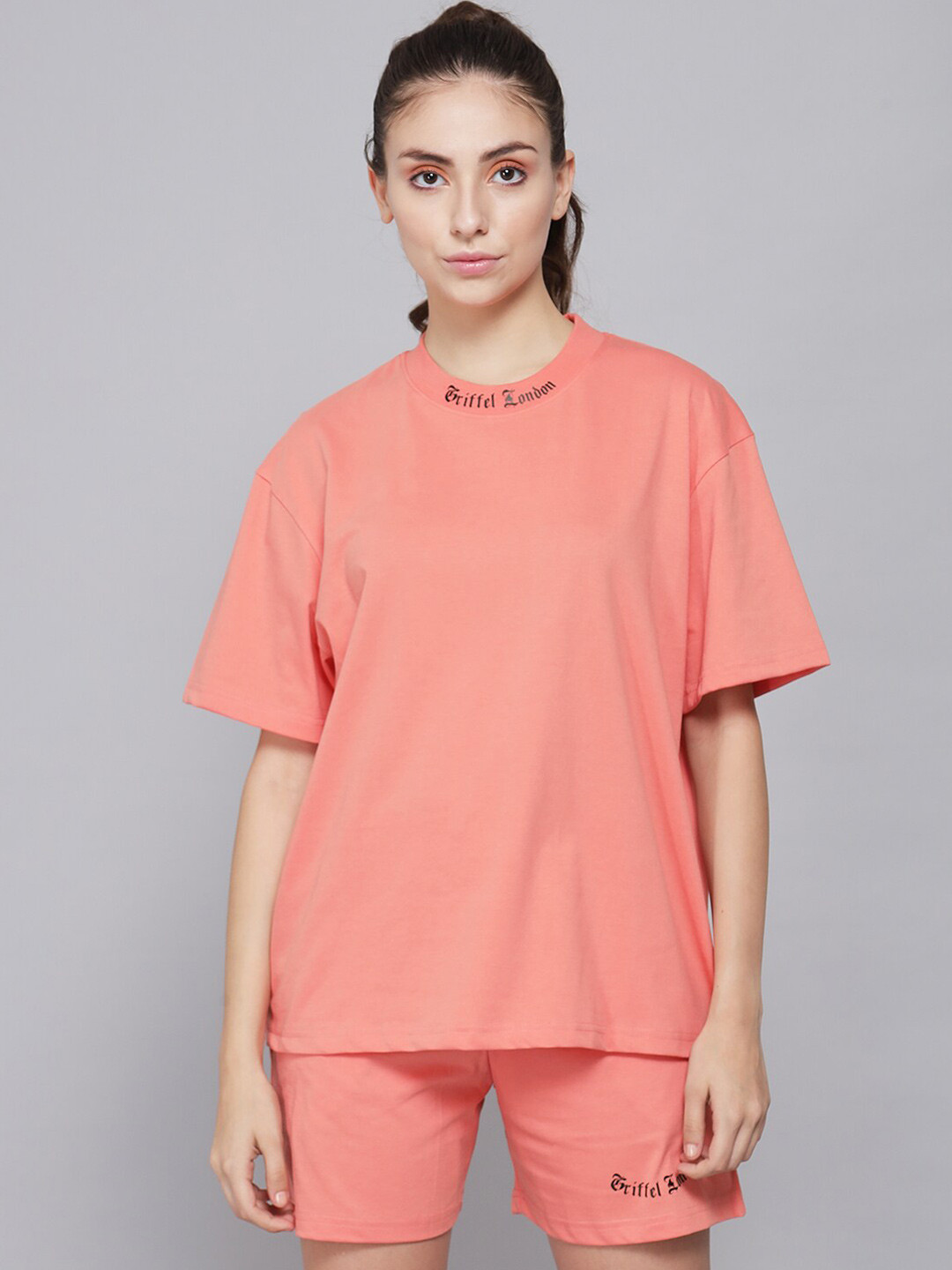

GRIFFEL Women Peach-Coloured & Black Printed T-shirt with Shorts