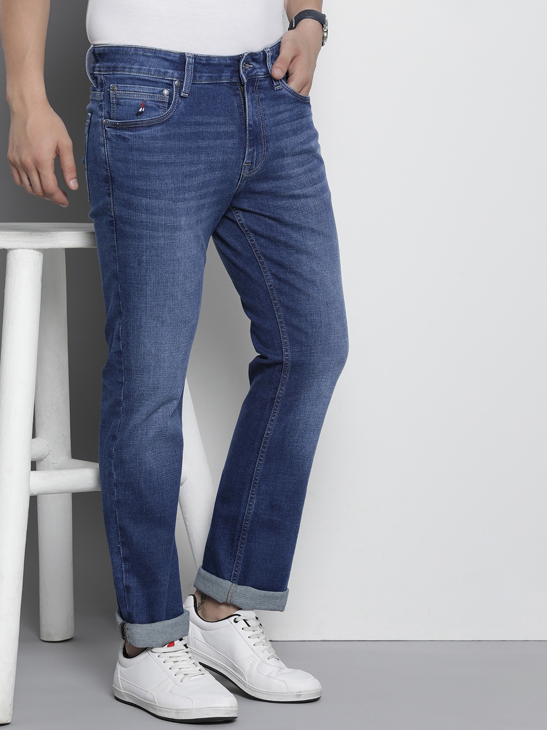 

Nautica Men Straight Fit Heavy Fade Stretchable Jeans, Blue