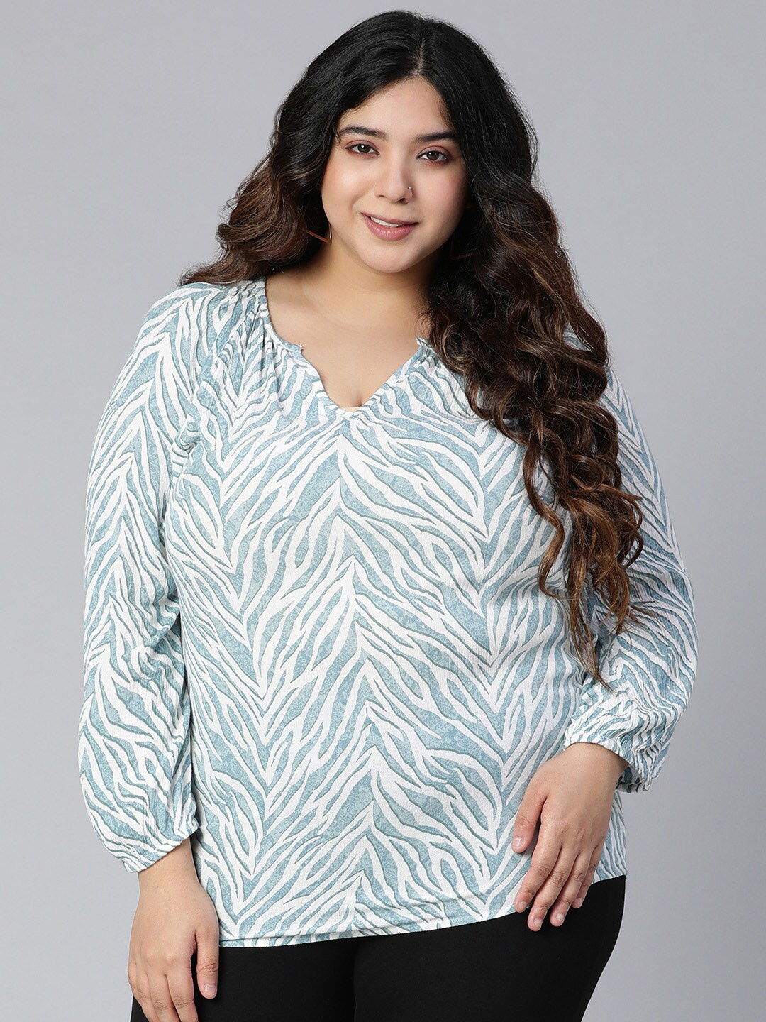 

Oxolloxo Women Plus Size Blue & White Floral Print Regular Top
