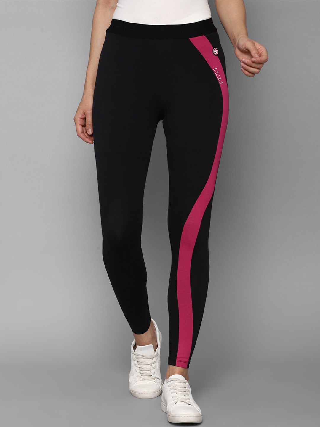 

Allen Solly Woman Black Solid Leggings